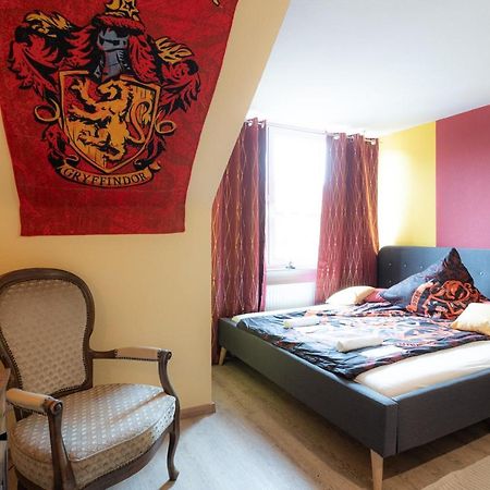 - Magical Harry Potter Apartment In Duisburg - 2 Mins Central Station Hbf - Kingsize Bed & Netflix - المظهر الخارجي الصورة