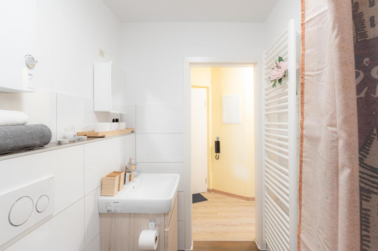 - Magical Harry Potter Apartment In Duisburg - 2 Mins Central Station Hbf - Kingsize Bed & Netflix - المظهر الخارجي الصورة