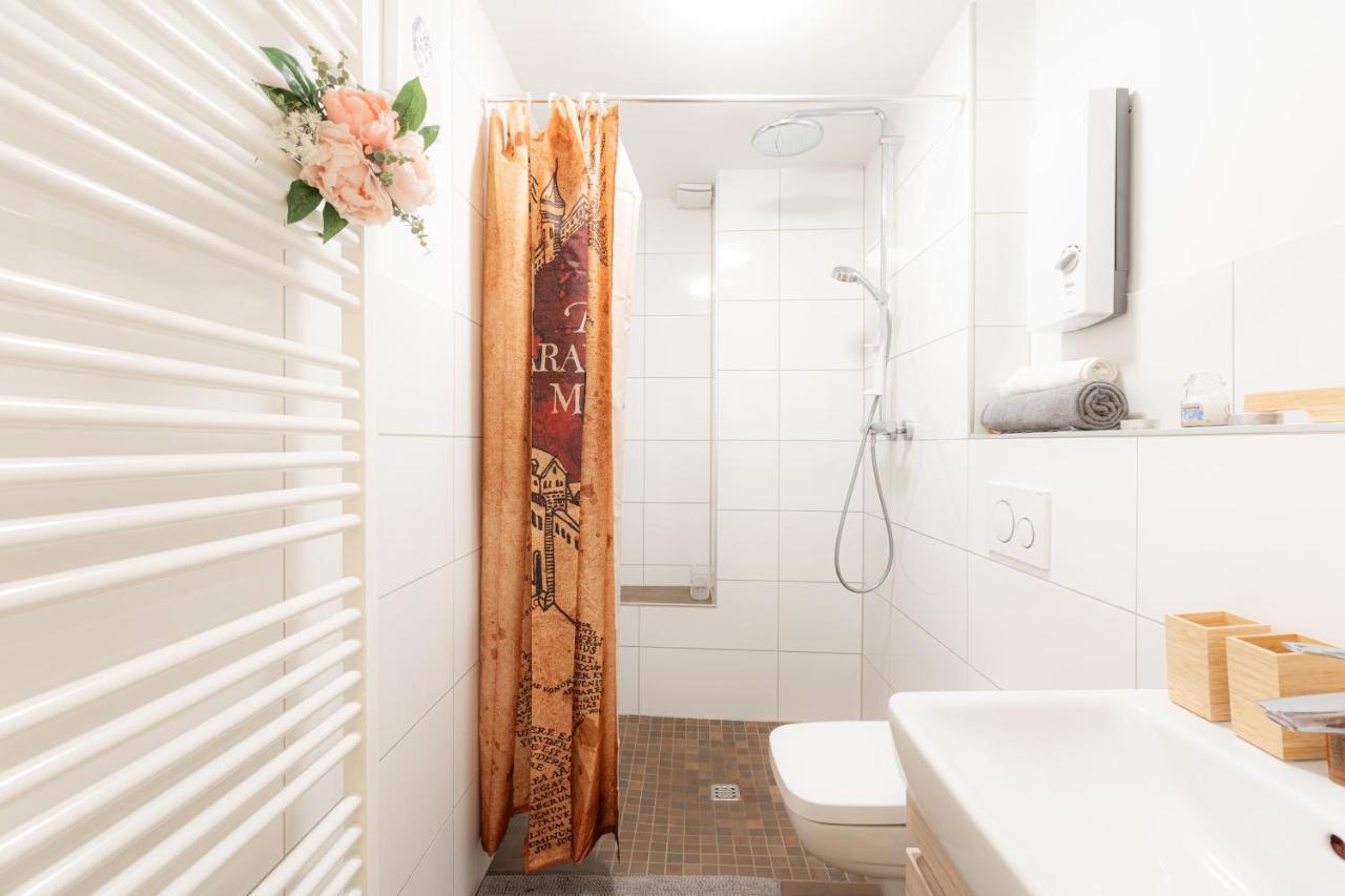 - Magical Harry Potter Apartment In Duisburg - 2 Mins Central Station Hbf - Kingsize Bed & Netflix - المظهر الخارجي الصورة